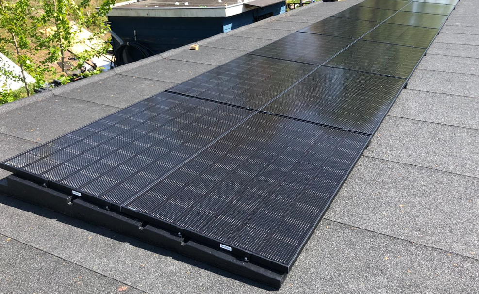 Microcomputer een Immigratie Zonnepanelen voor Plat dak Nr.785 ( op 4,5 graden hellingshoek) dual  betonvoeten prijs met 0% btw. - SunSolar